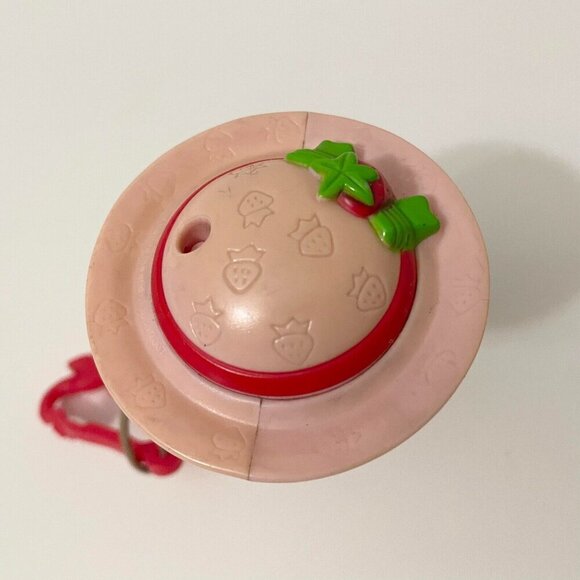 Clip On Plastic Strawberry Shortcake Figure Toy - Picture 6 of 15